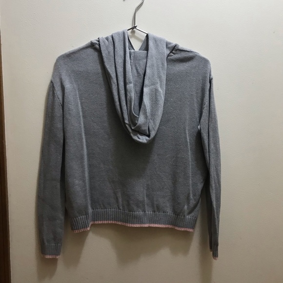 Divided sweater with hood - Picture 2 of 3